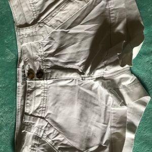 BKE! White Mollie shorts!